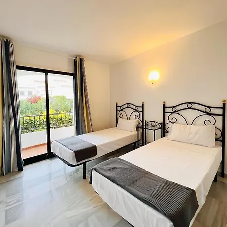 Apartment Renovated With Sea Views And Pool With Private Parking